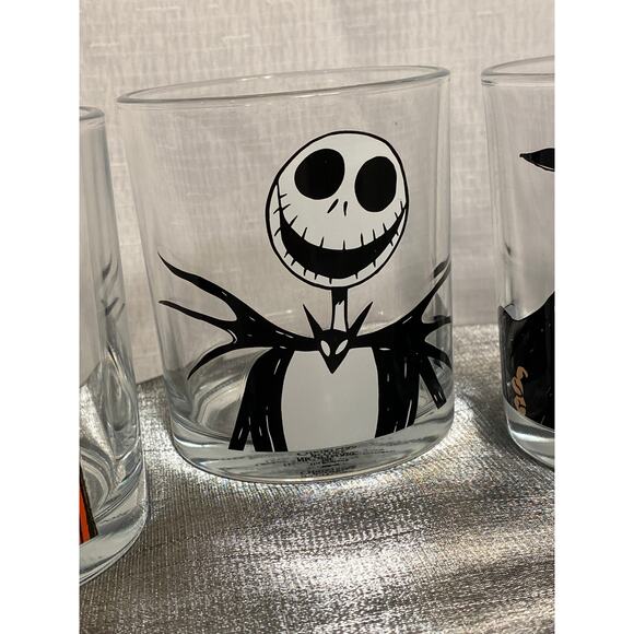 The Nightmare Before Christmas Set of 4 Character Drink Glasses 3.5 in EUC - Picture 3 of 14